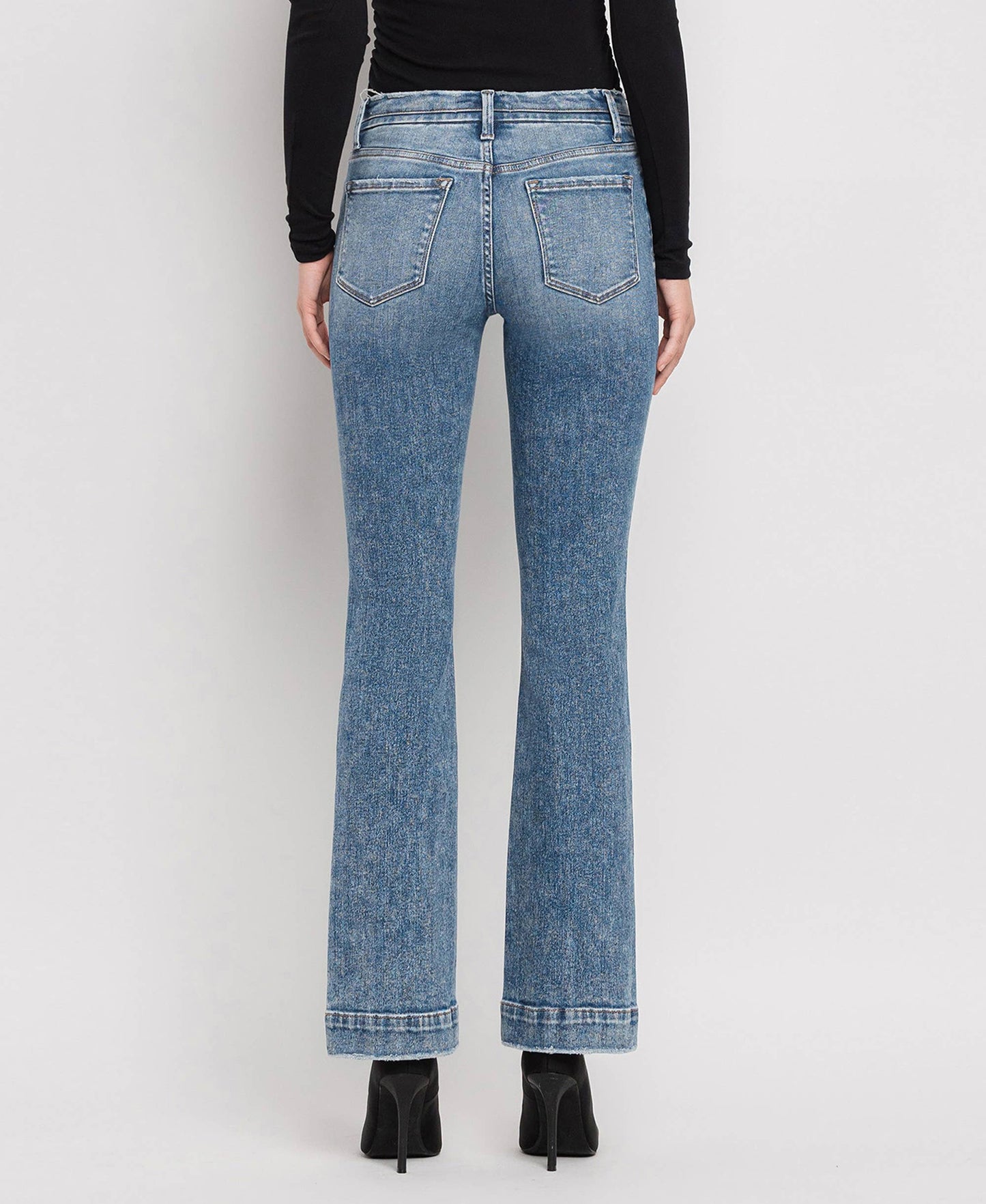MID RISE SEAMLESS WAISTBAND BOOTCUT JEANS T6266