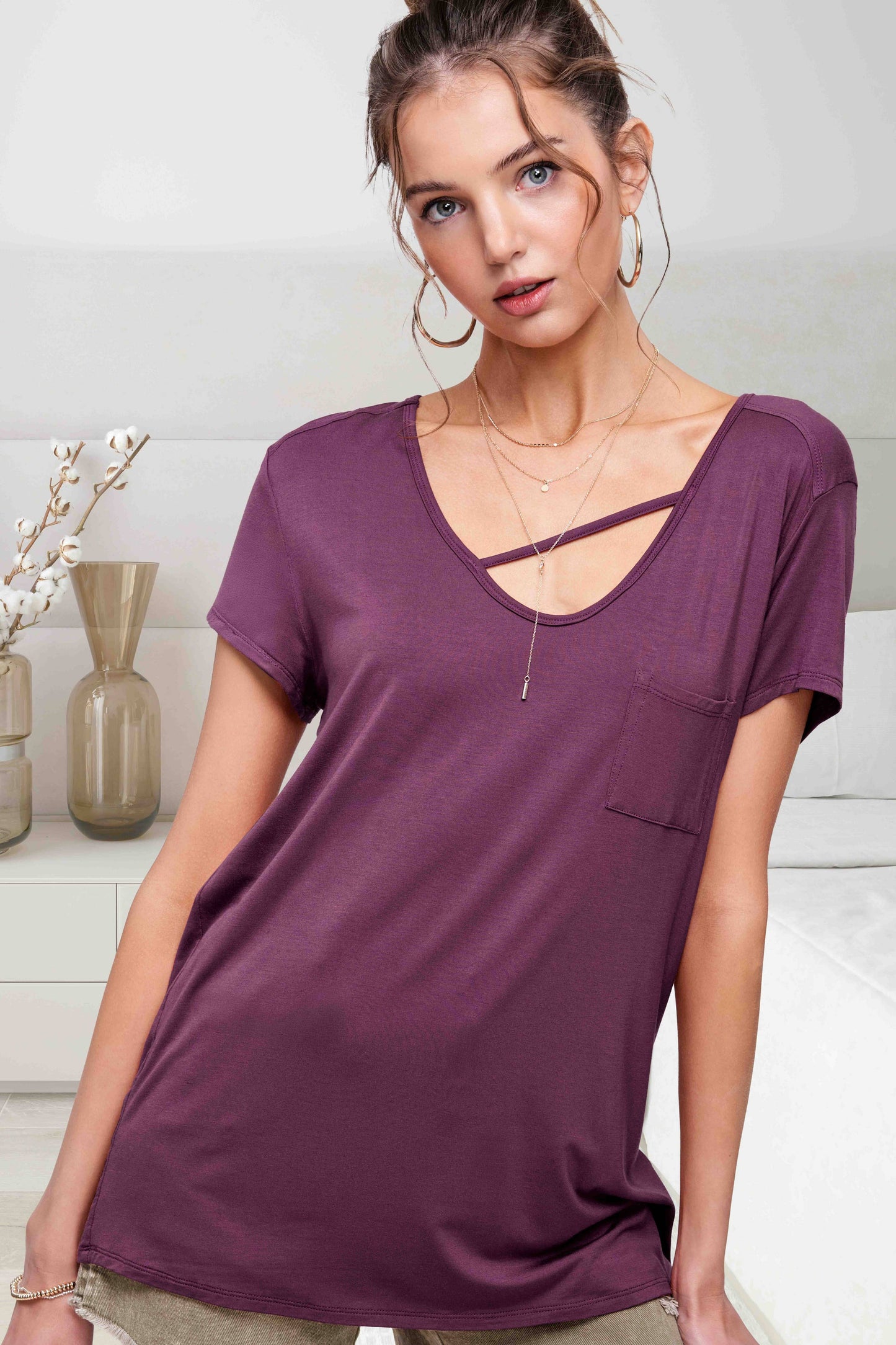 Stretchy Cutout Front Pocket Short Sleeve Basic Top