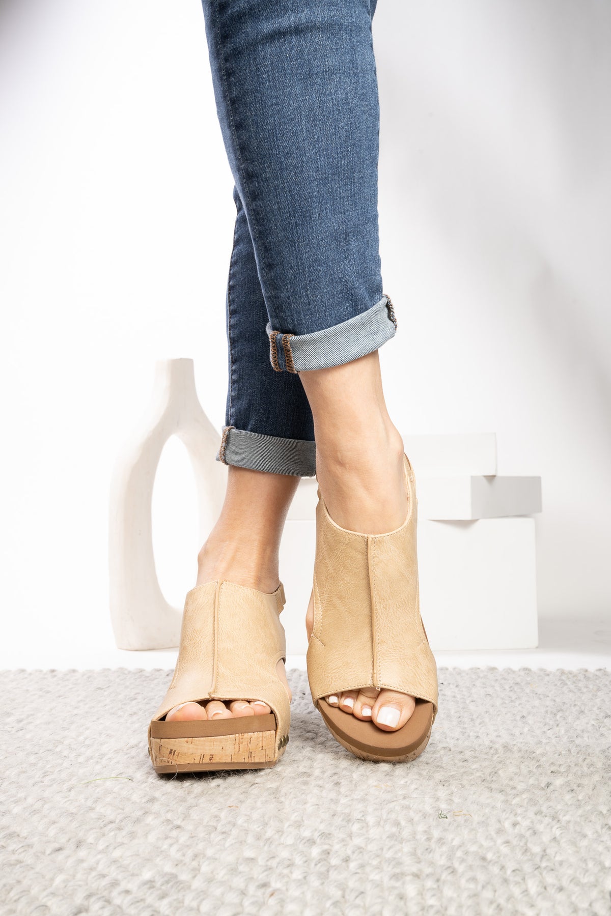 Corky's Carley Almond Wedge