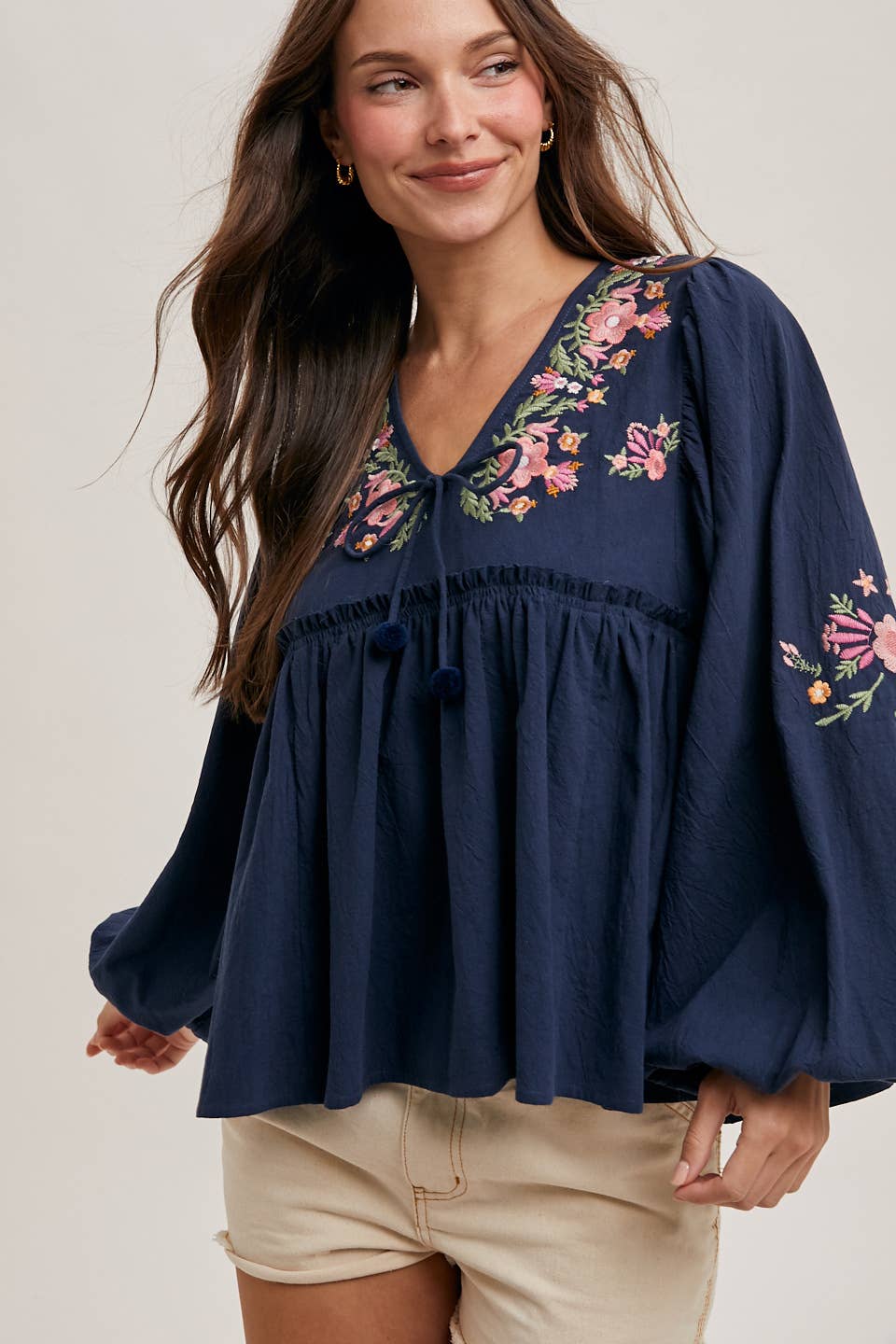 FLORAL EMBROIDERY BUBBLE SLEEVED BABYDOLL TOP
