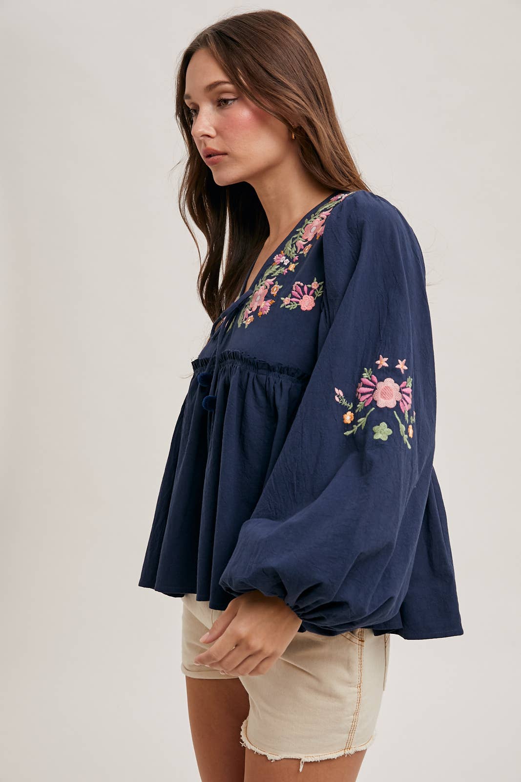 FLORAL EMBROIDERY BUBBLE SLEEVED BABYDOLL TOP