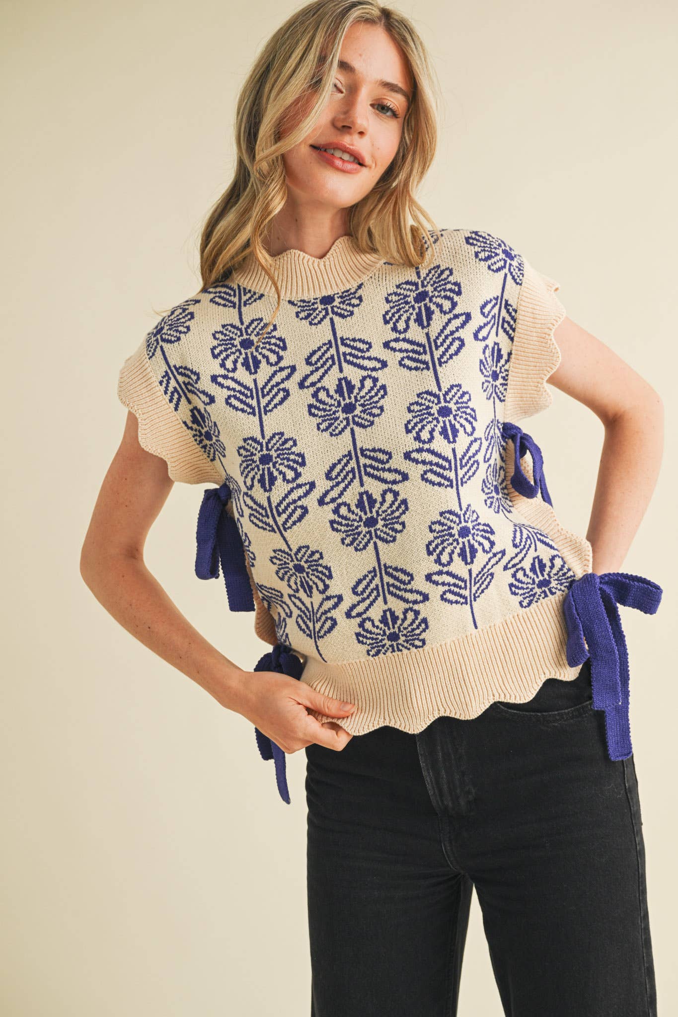 MOCK NECK FLORAL SWEATER VEST