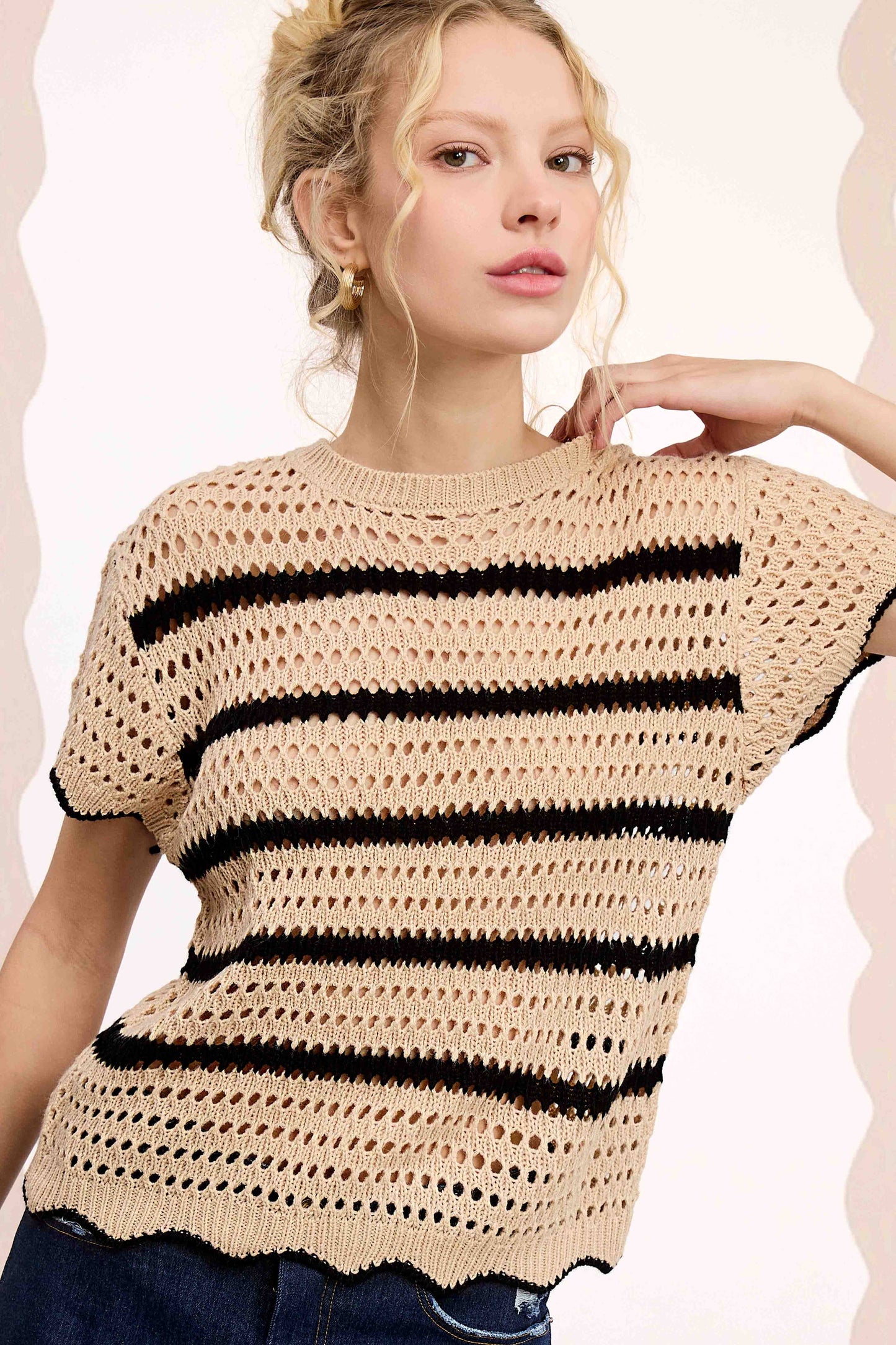 Round Neck Scalloped Edge Short Sleeve Sweater