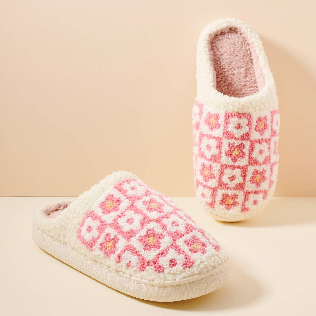 Flower Checker Fuzzy Fleece Soft Slipper