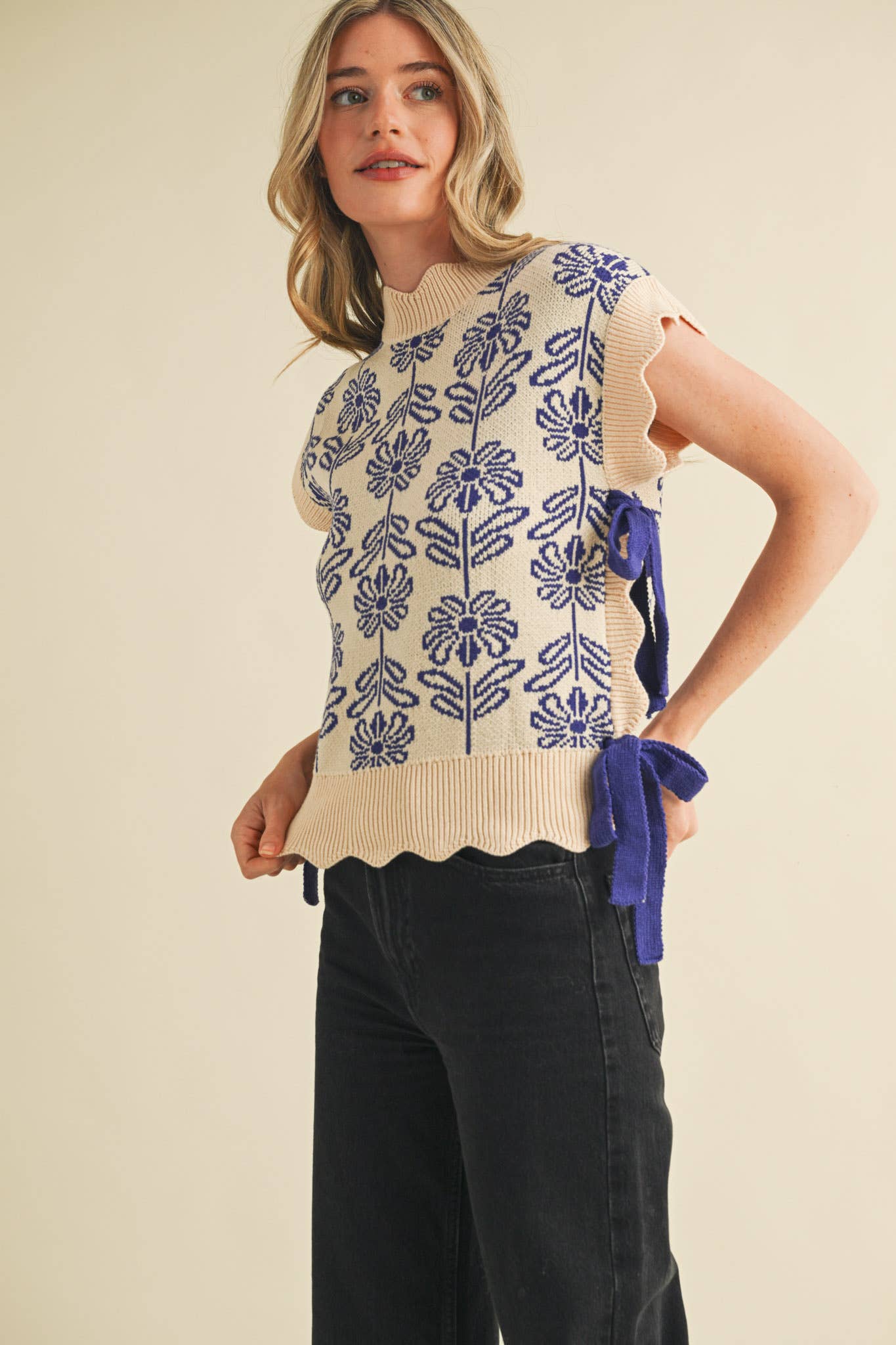 MOCK NECK FLORAL SWEATER VEST