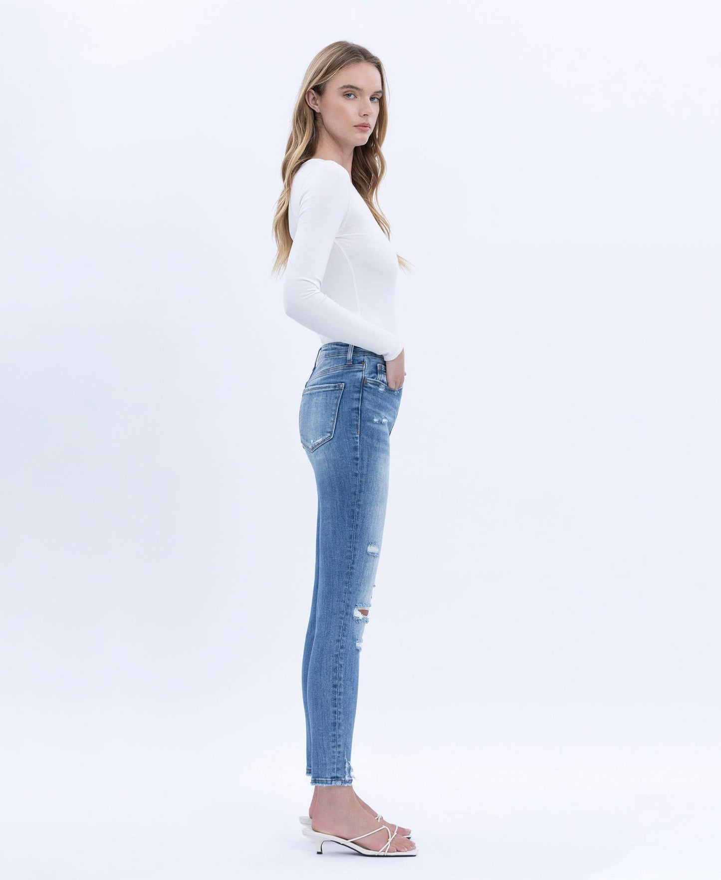 HIGH RISE DISTRESSED CROP SKINNY JEAN - Southern Sassy Boutique