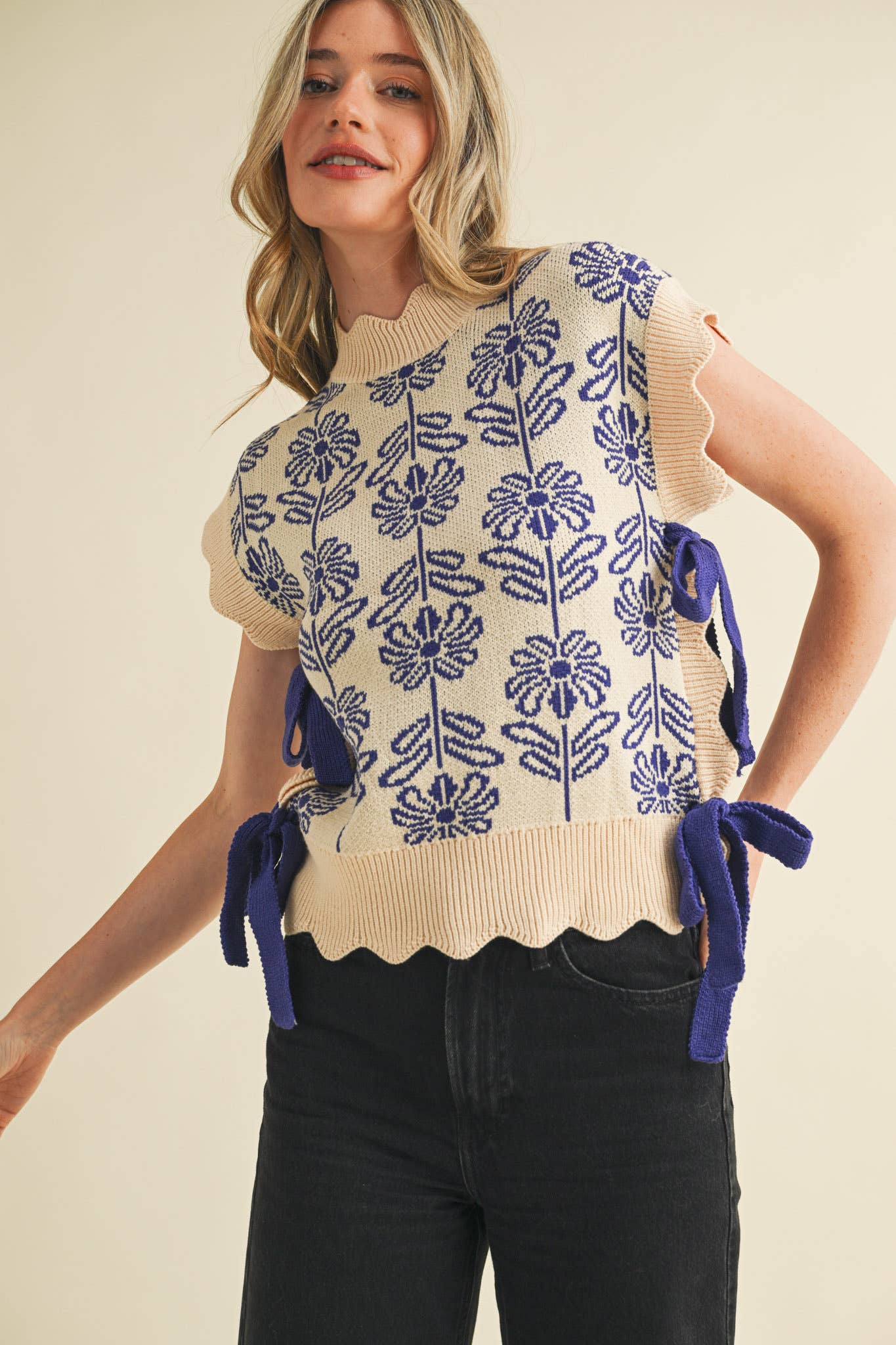 MOCK NECK FLORAL SWEATER VEST