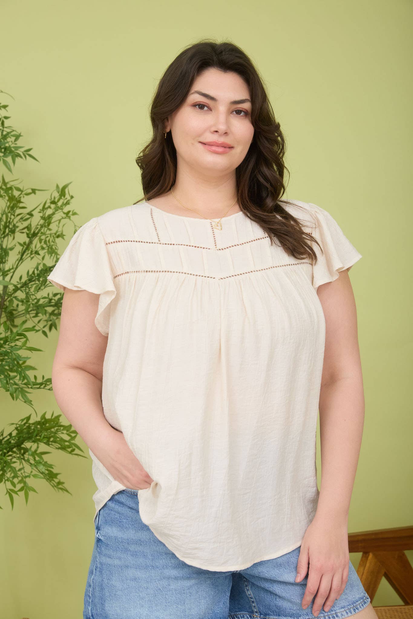 PLUS FRONT LADDER LINE LACE DETAIL FLOUNCE SLEEVE TOP