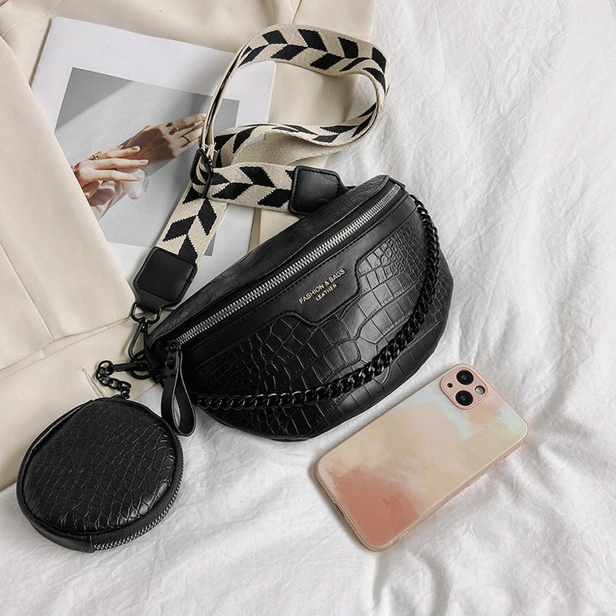 FASHIONABLE CROSSBODY CHEST BAG