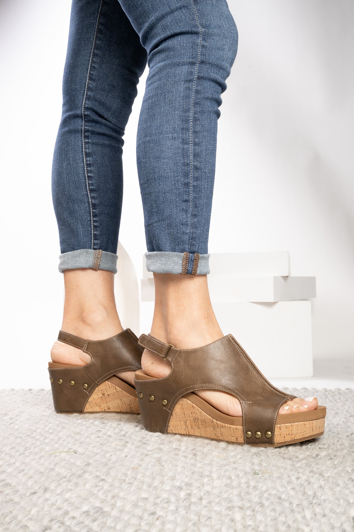 Corky's Carley Chestnut Wedge