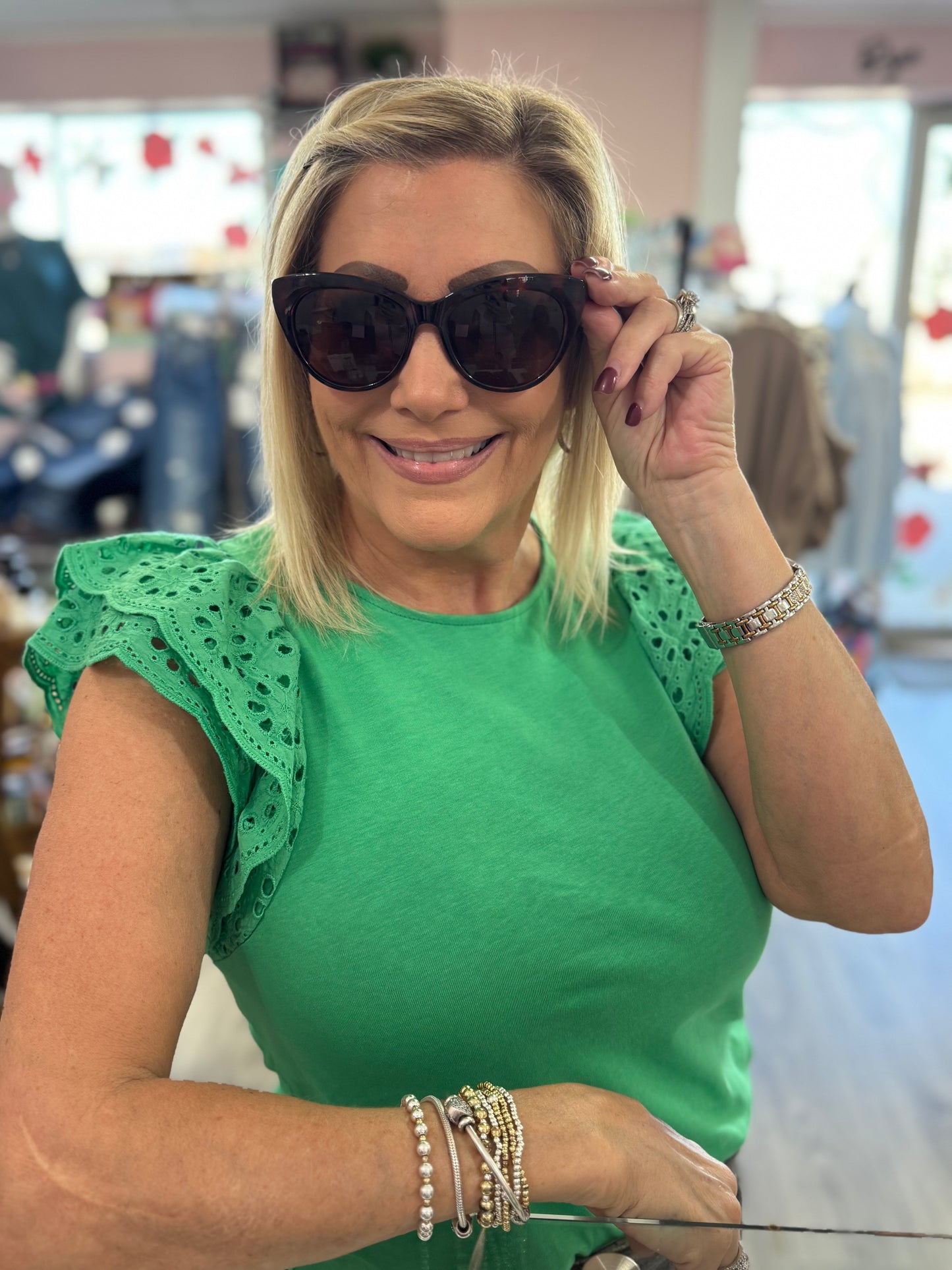 Classic Cat Eye Frame Sunglasses