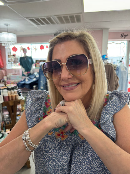 Thin Metallic Frame Large Lens Sunglasses