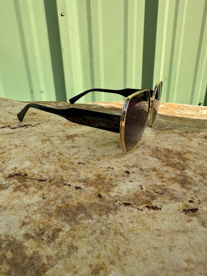 Thin Metallic Frame Large Lens Sunglasses