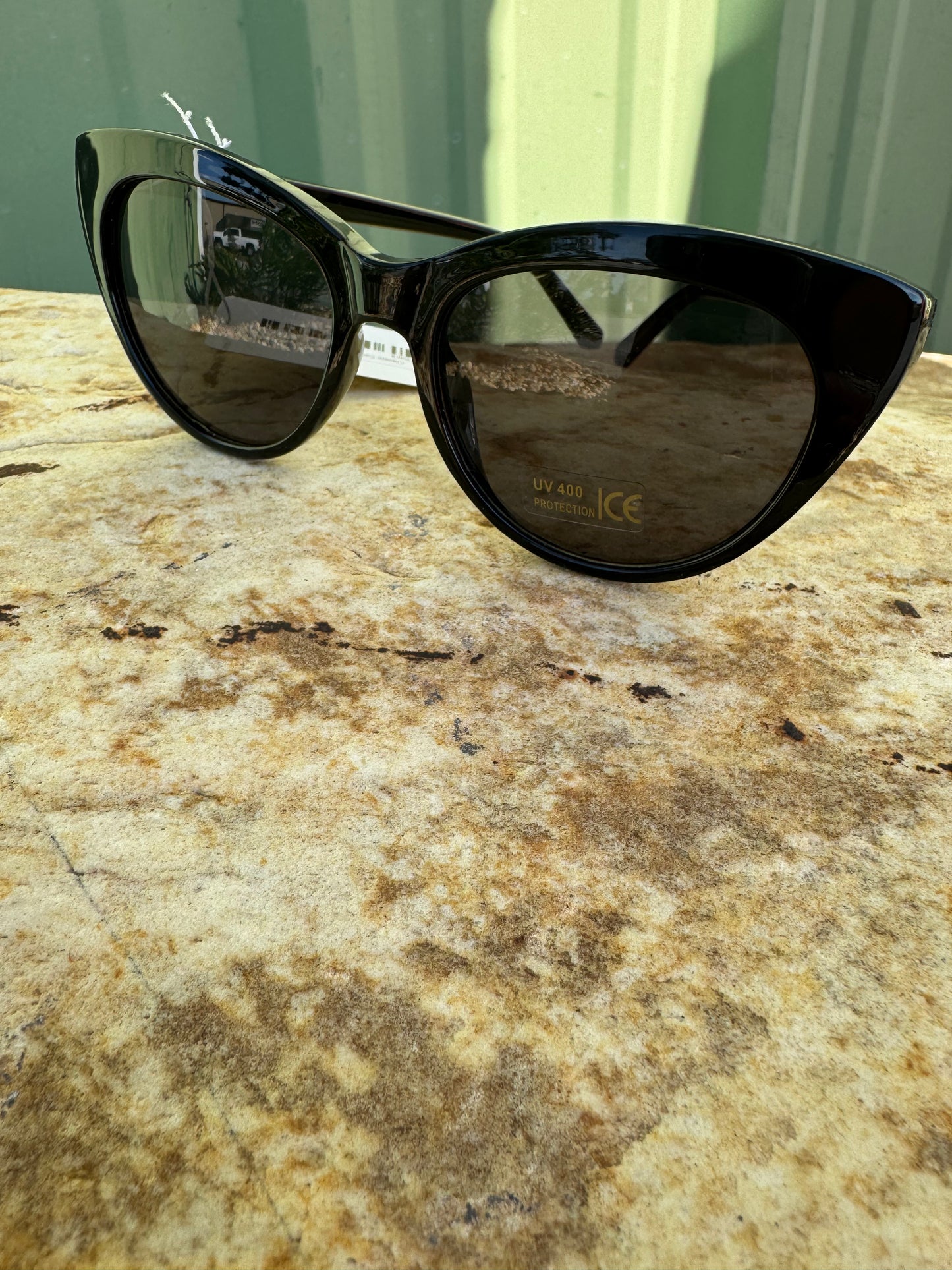 Classic Cat Eye Frame Sunglasses