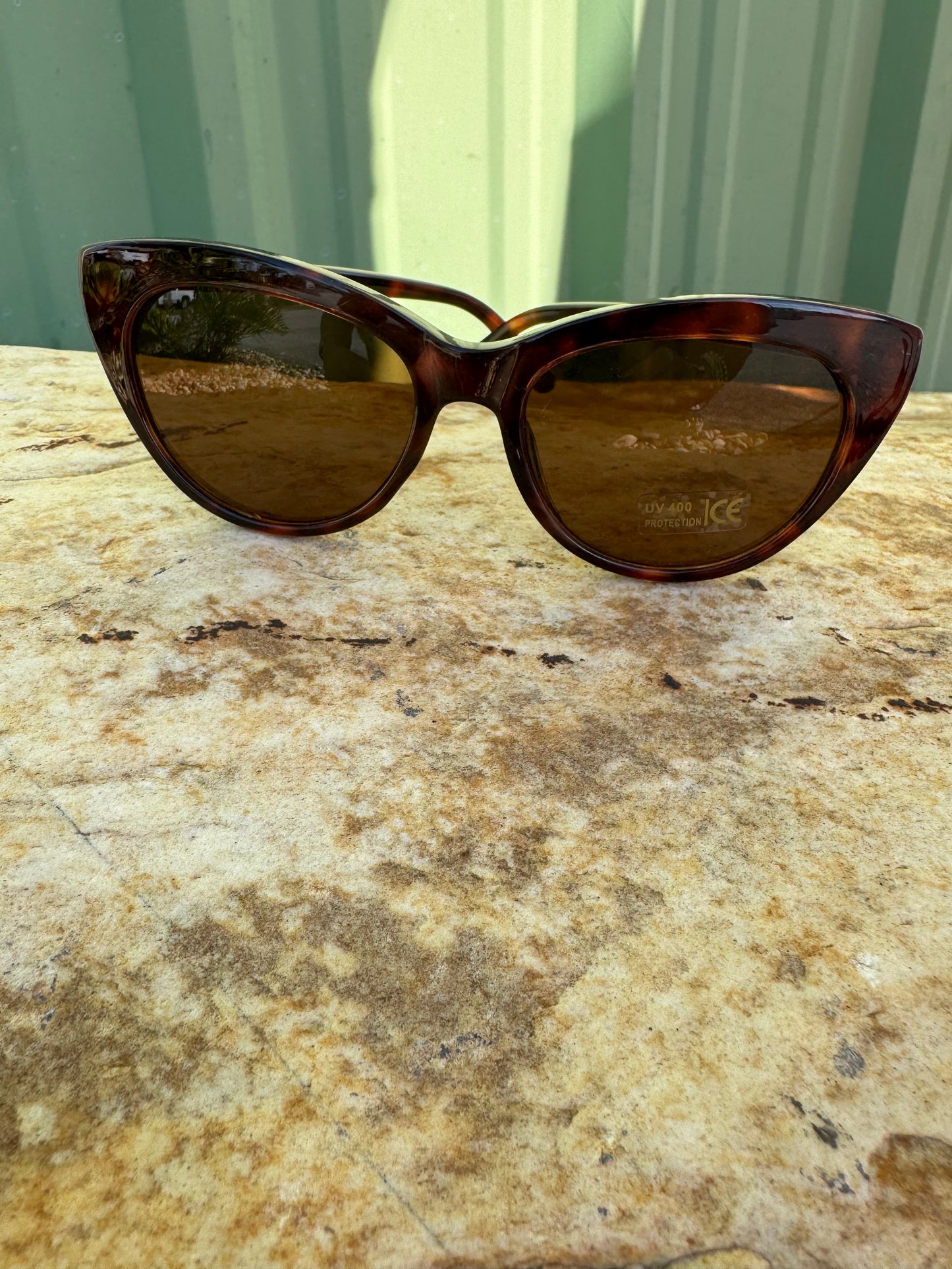 Classic Cat Eye Frame Sunglasses