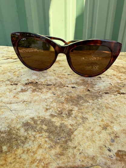 Classic Cat Eye Frame Sunglasses