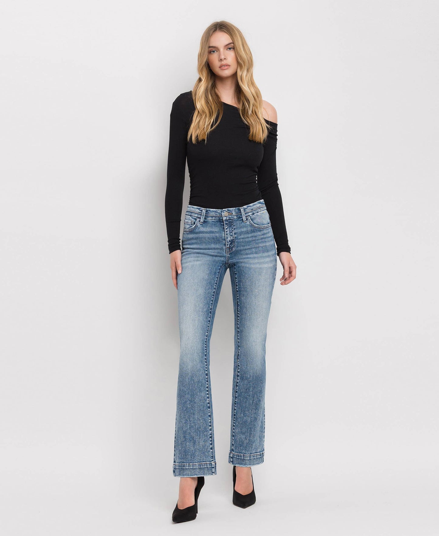 MID RISE SEAMLESS WAISTBAND BOOTCUT JEANS T6266