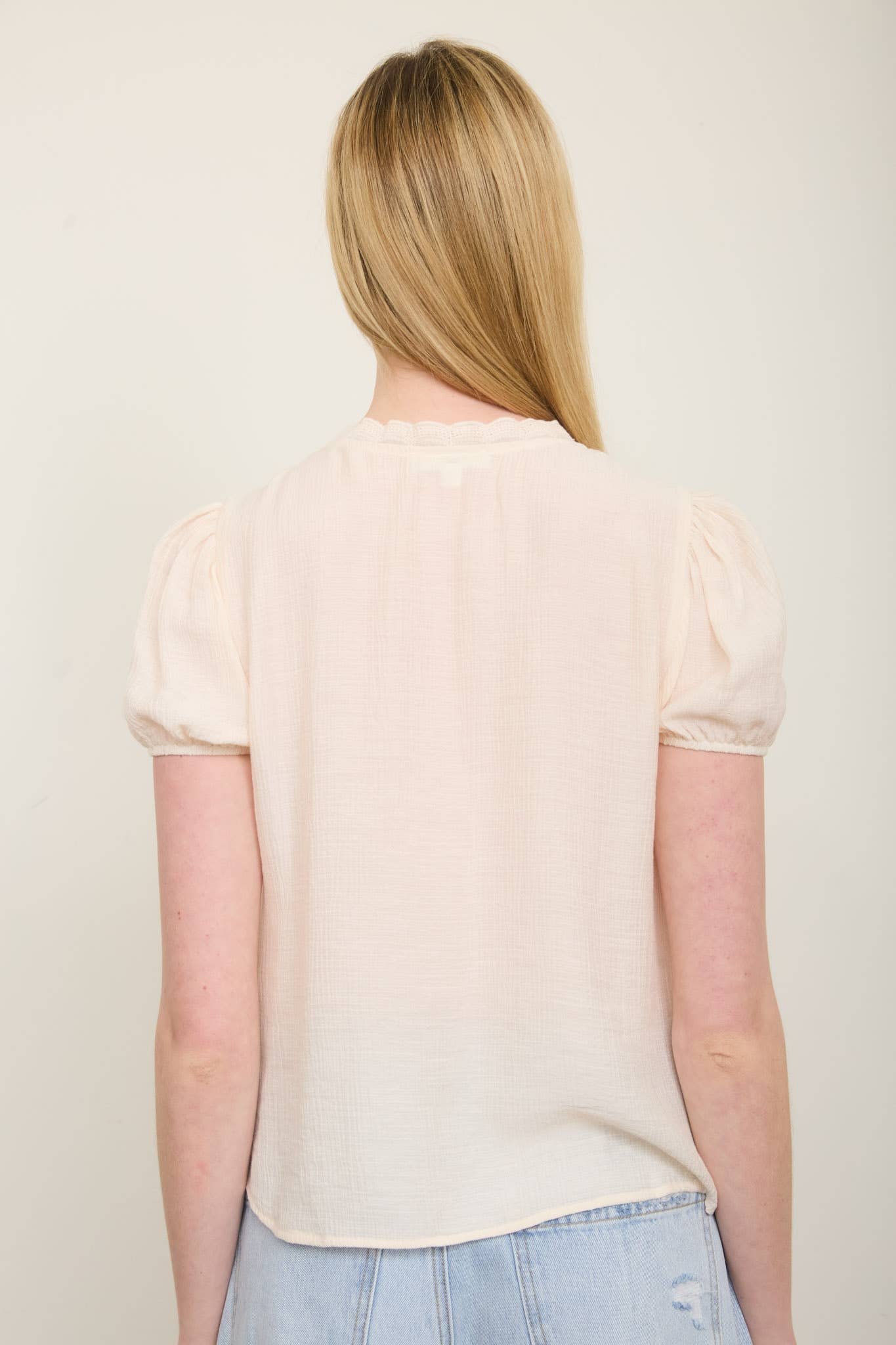 PLUS SCALLOP TRIM V NECK EDGE LACE BUTTON DOWN TOP