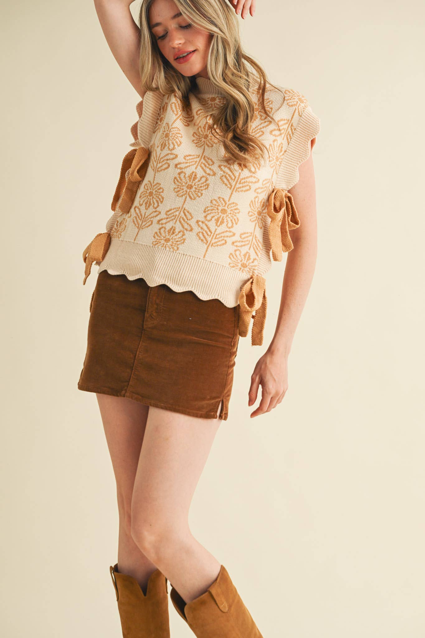 MOCK NECK FLORAL SWEATER VEST