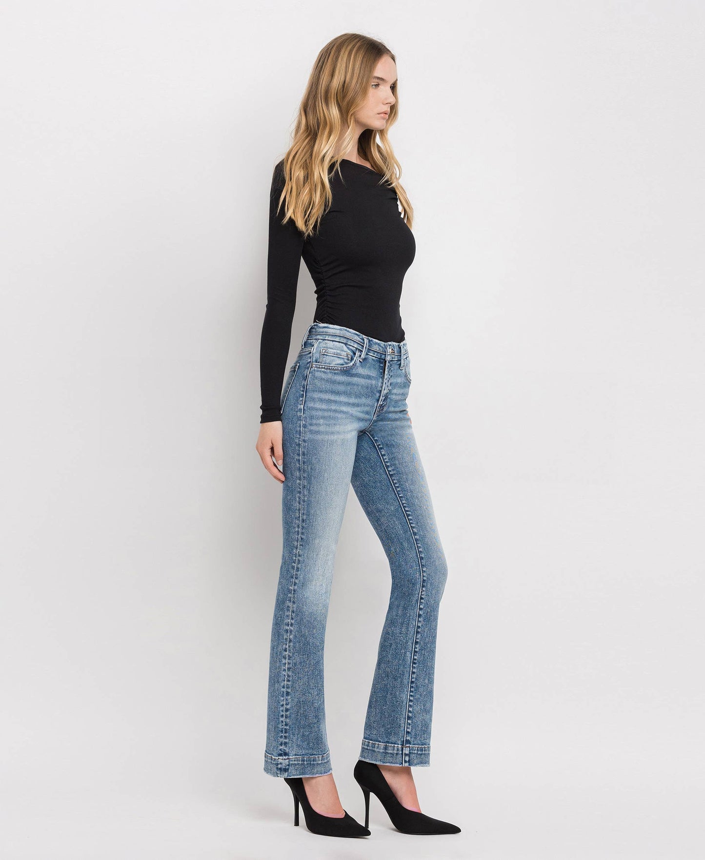 MID RISE SEAMLESS WAISTBAND BOOTCUT JEANS T6266