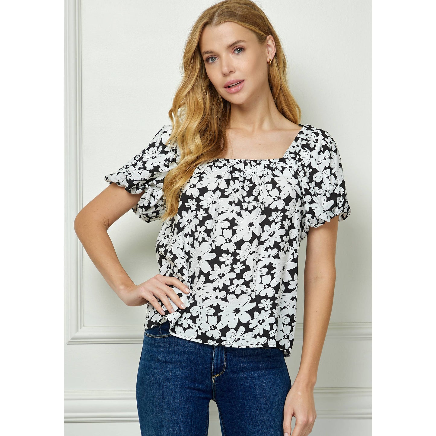 Short Bubble Sleeve Trapeze Blouse