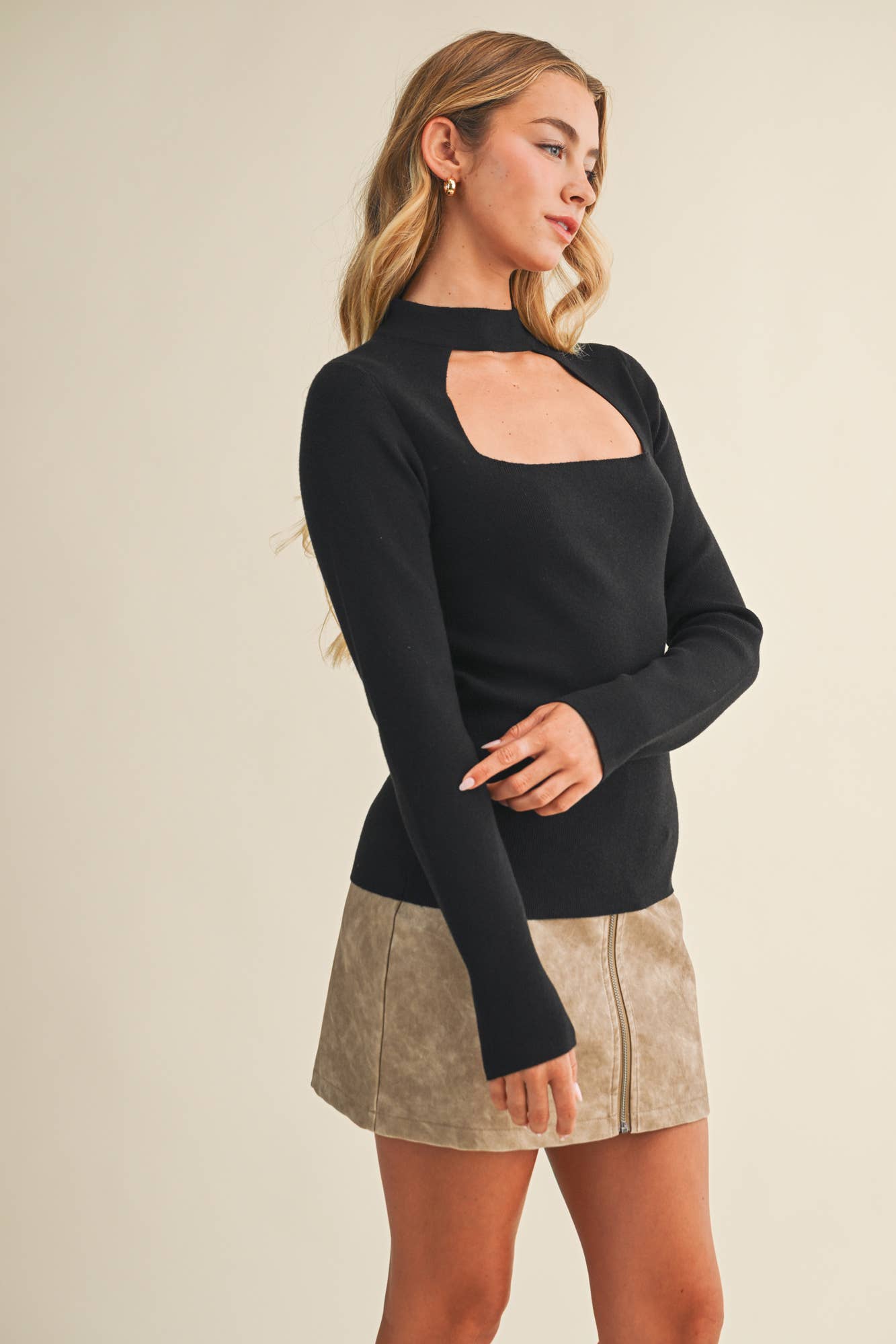 RIBBED MOCK NECK CUT-OUT SWEATER TOP