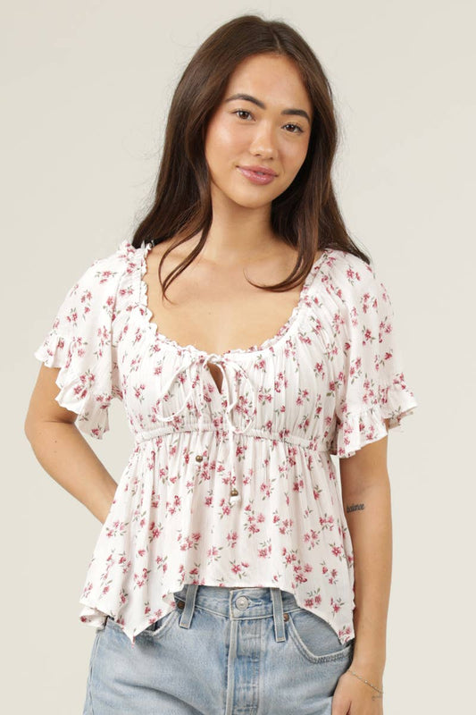 Hanky Hem Ruffle Short Sleeve Top