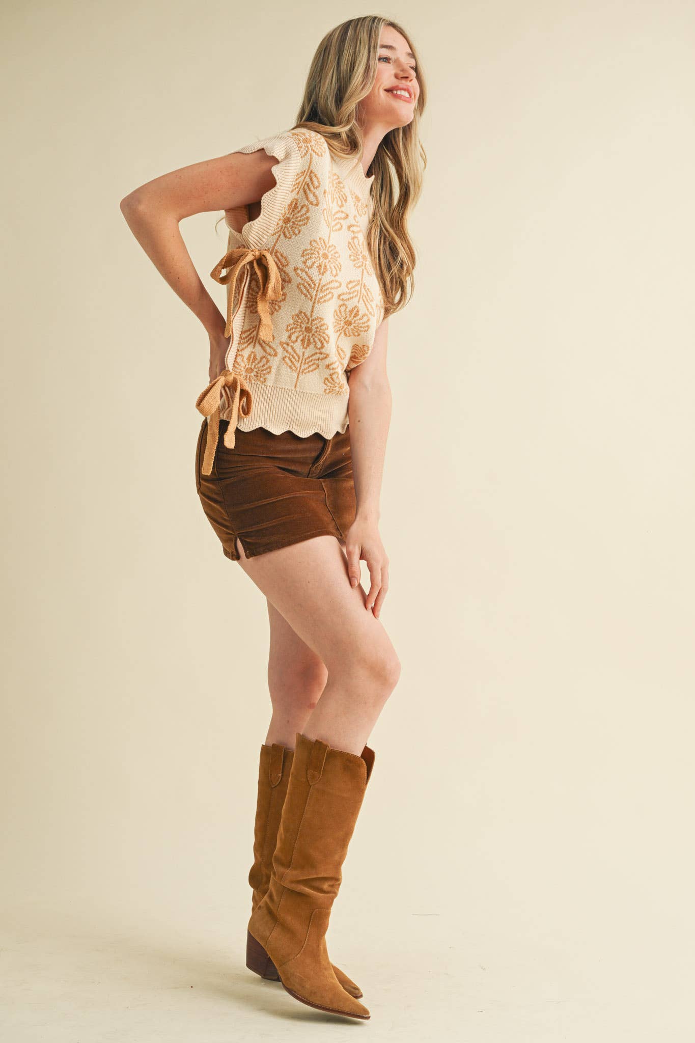 MOCK NECK FLORAL SWEATER VEST