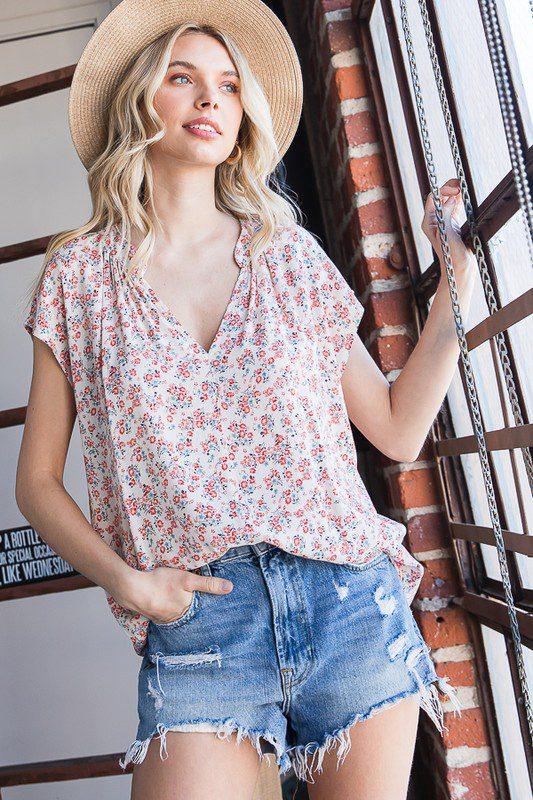 Image: Floral Top Featurning A V-Neck Red | Southern Sassy Boutique